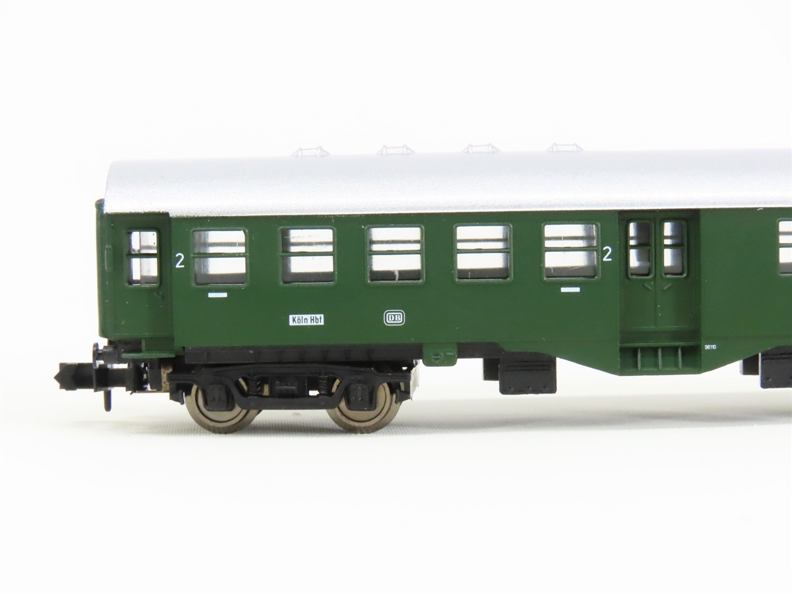 N Scale Arnold 5806 DB German 2nd Class Coach Passenger Car #98110