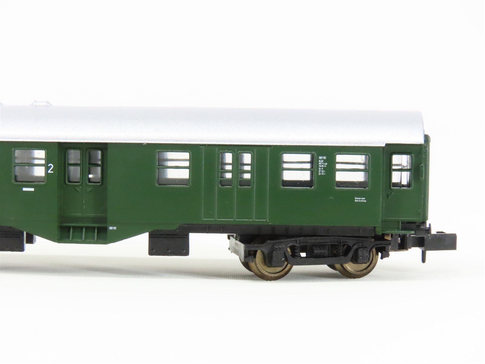 N Scale Arnold 5806 DB German 2nd Class Coach Passenger Car #98110