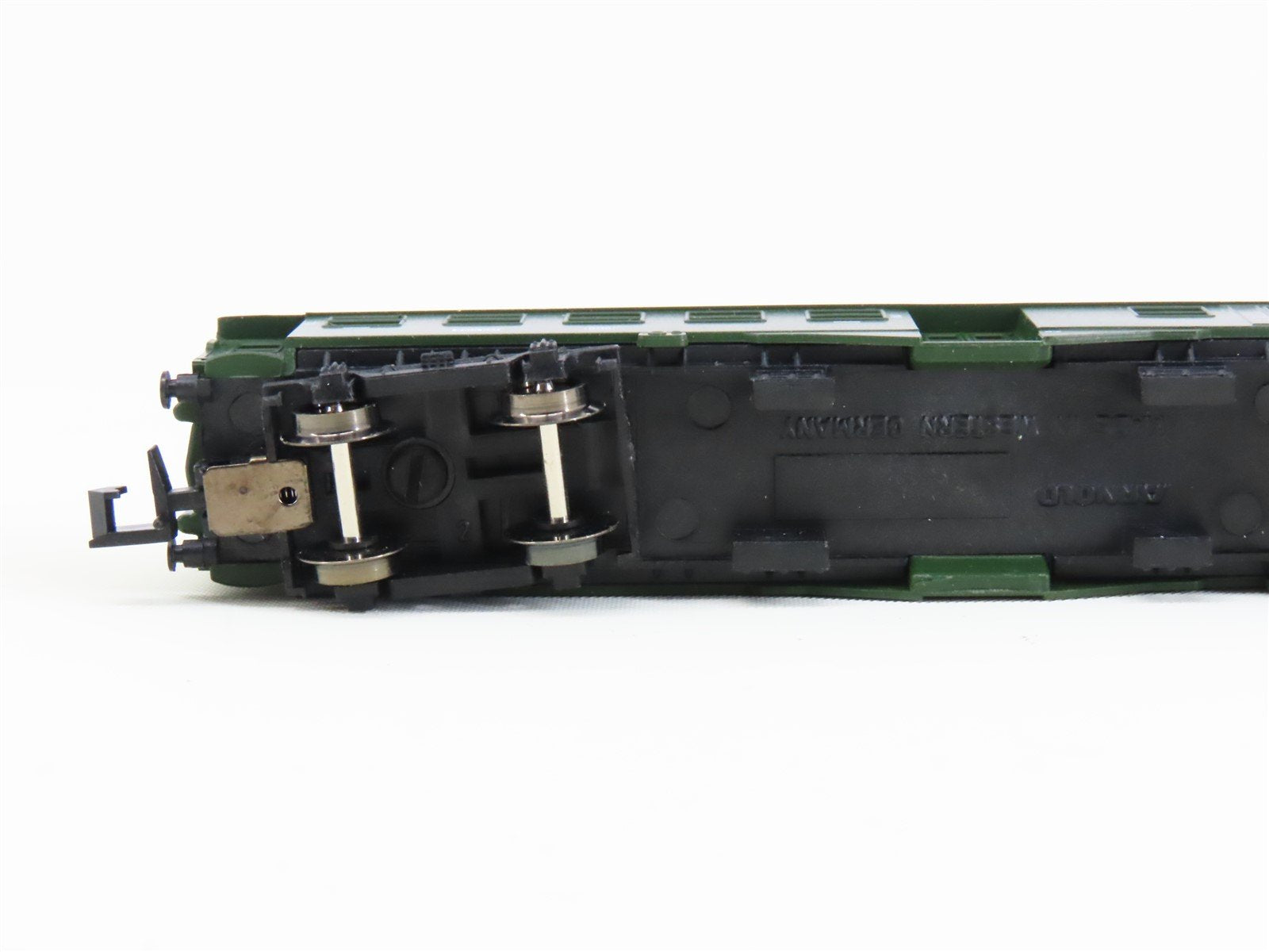 N Scale Arnold 5806 DB German 2nd Class Coach Passenger Car #98110