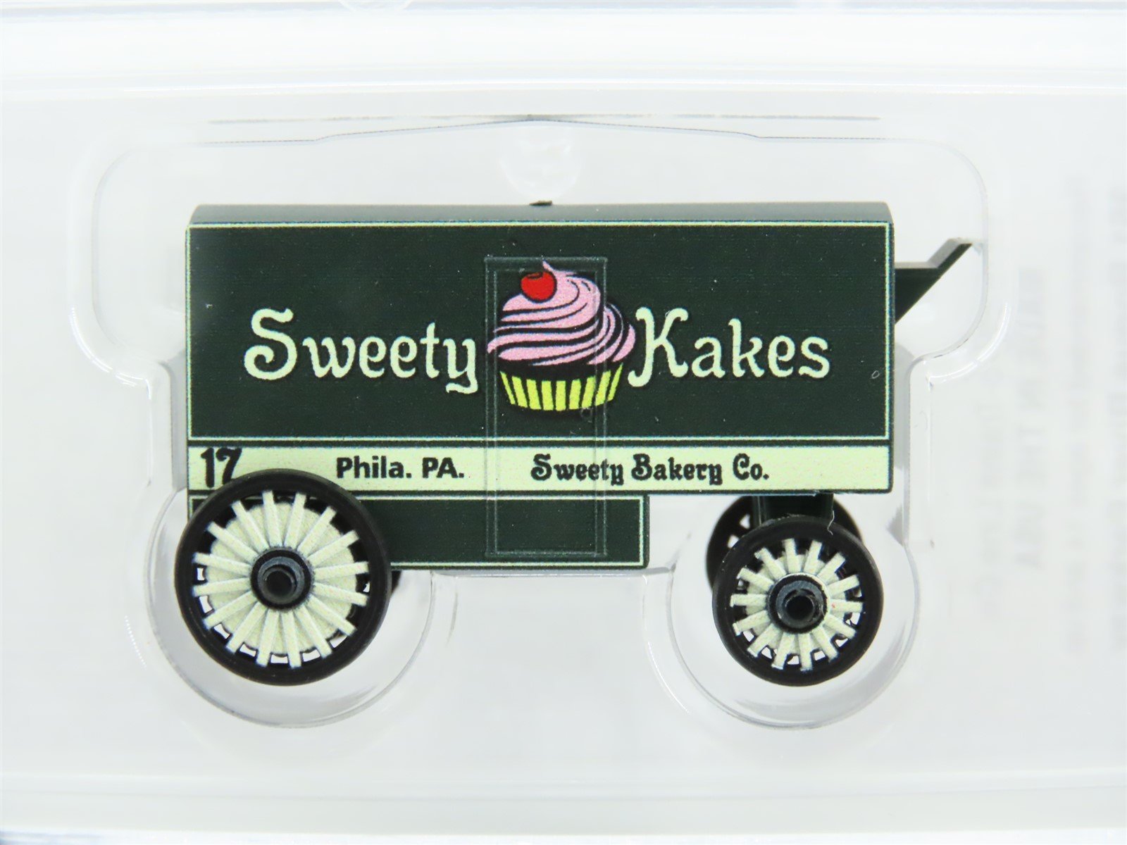 N Micro-Trains MTL 47000229 Dexter's Mother's Bread & Sweety Kakes Wagon 2-Pack