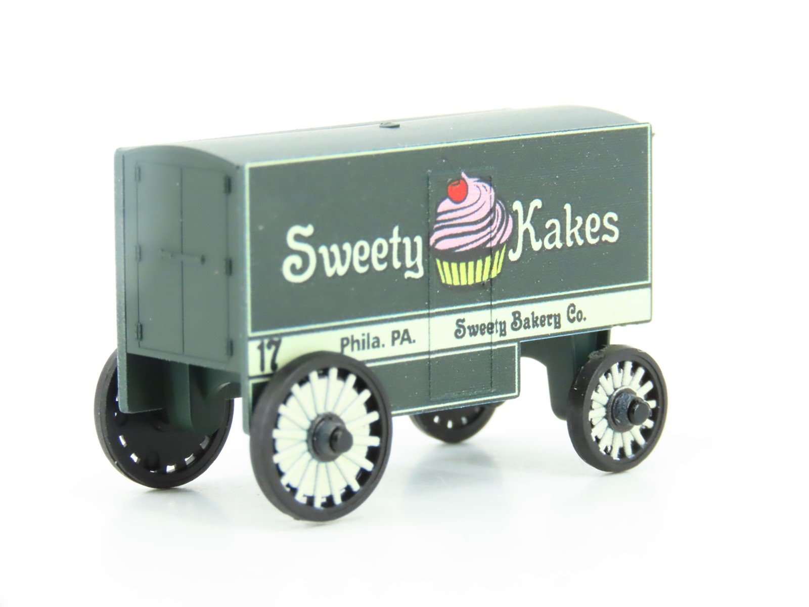 N Micro-Trains MTL 47000229 Dexter's Mother's Bread & Sweety Kakes Wagon 2-Pack