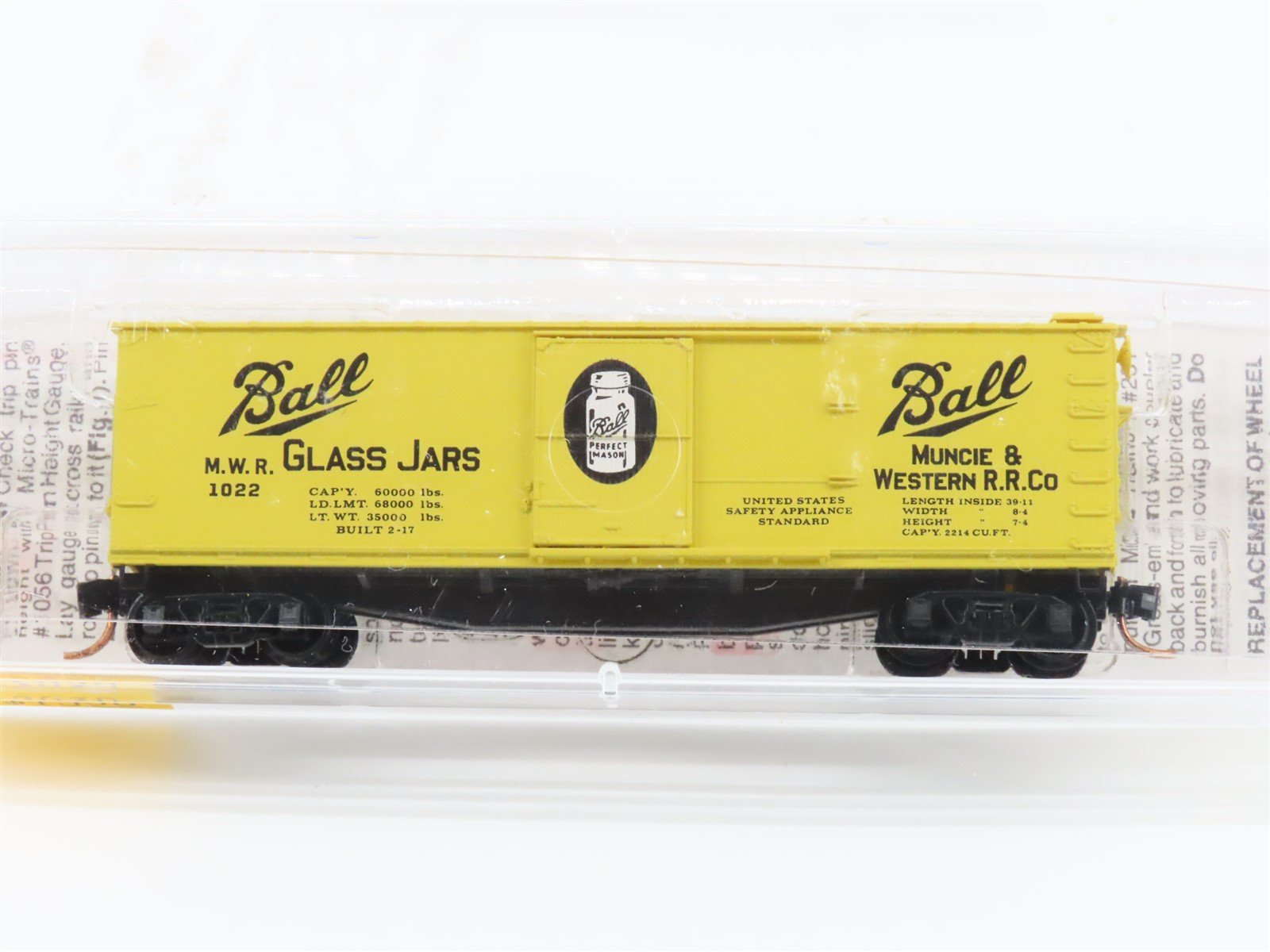 N Scale Micro-Trains MTL 42030 MWR Ball Glass Jars 40' Single Door Box Car #1022