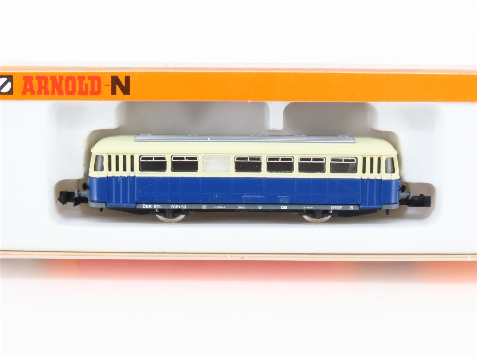 N Scale Arnold 2916 OBB Austrian Federal Diesel Rail Bus #7081.53 UNPOWERED