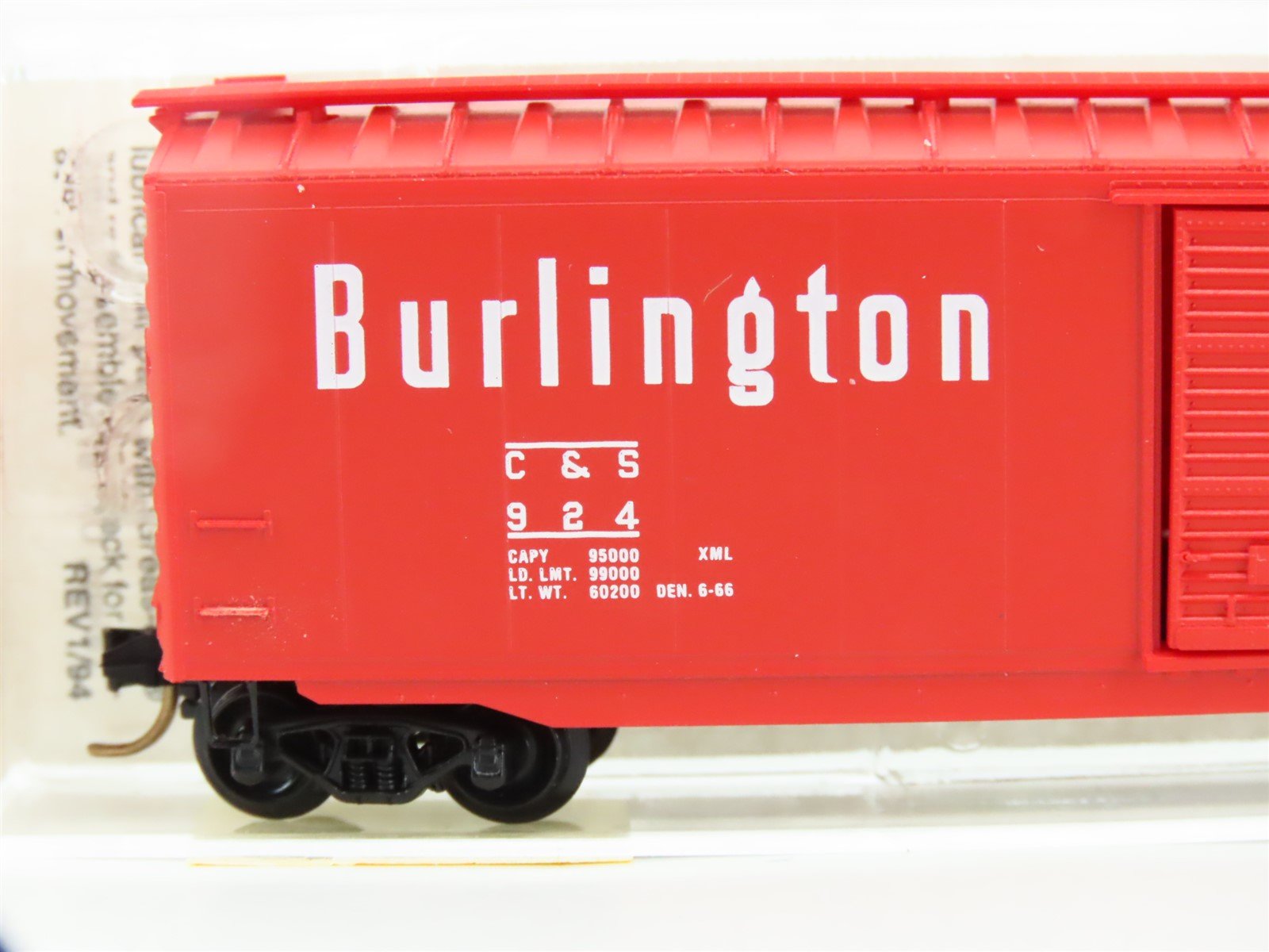 N Micro-Trains MTL 31260 CB&Q Burlington Route 50' Single Door Box Car #924