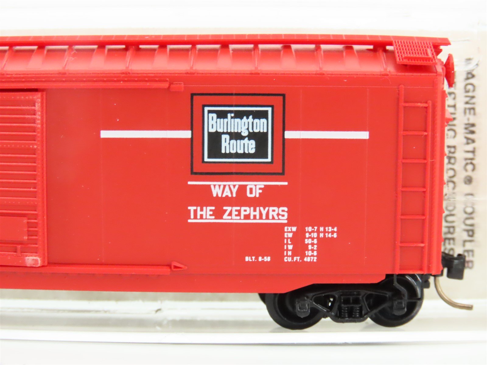 N Micro-Trains MTL 31260 CB&Q Burlington Route 50' Single Door Box Car #924