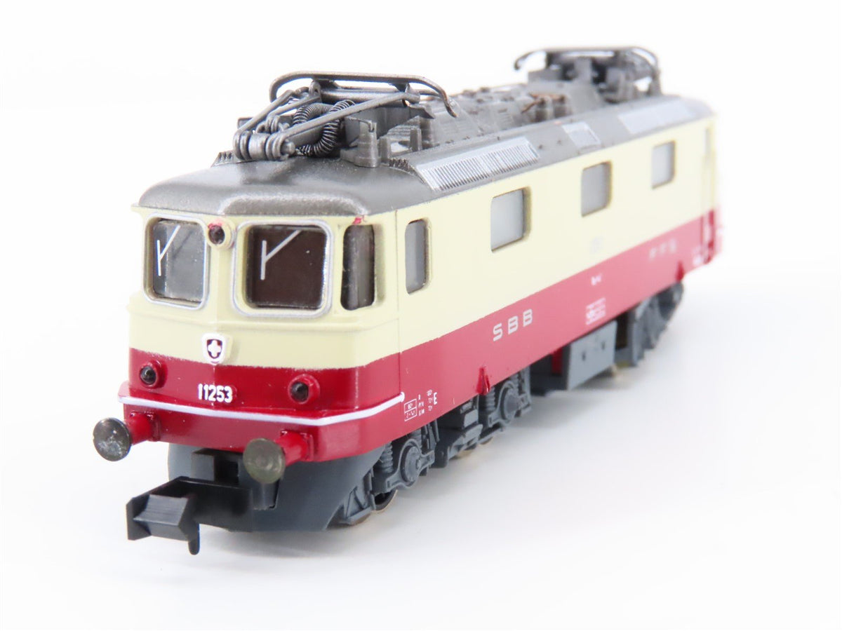 N Scale Arnold 2416 SBB CFF FFS Swiss Federal Re 4/4 Electric Loco #11253