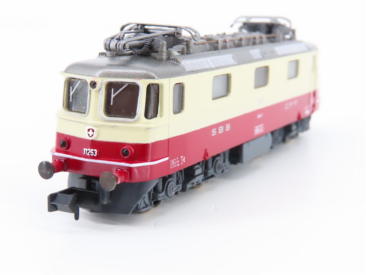N Scale Arnold 2416 SBB CFF FFS Swiss Federal Re 4/4 Electric Loco #11253