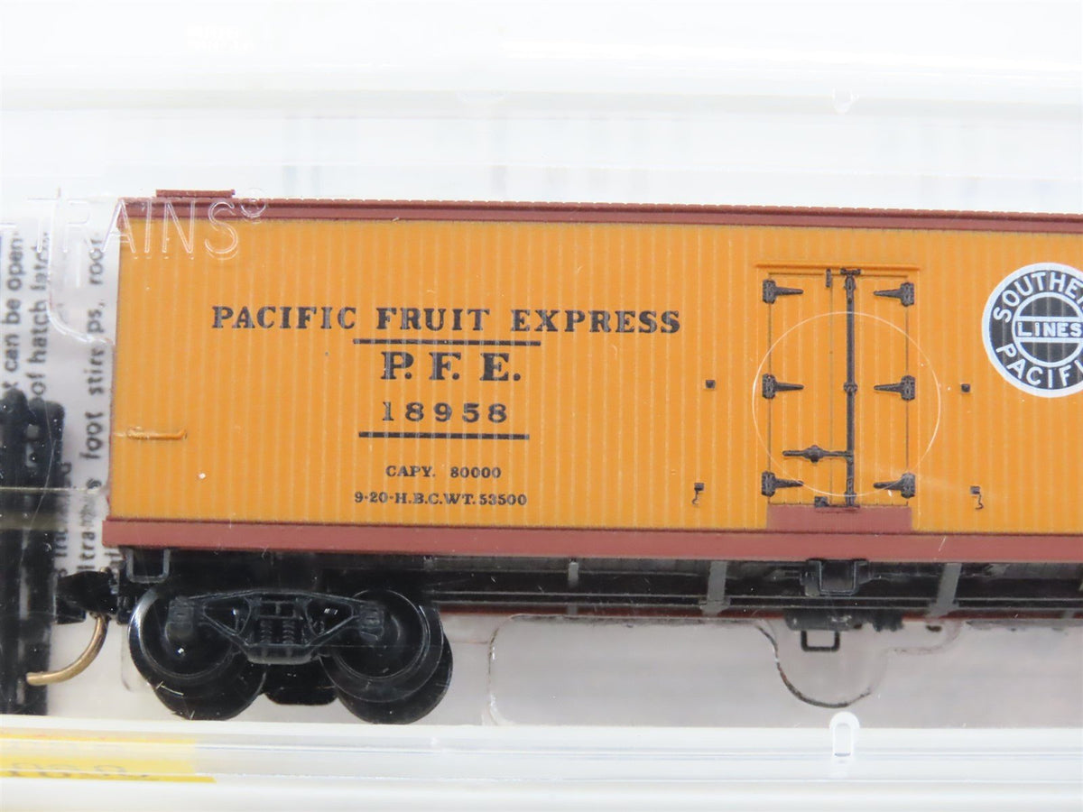 N Scale Micro-Trains MTL 47060 SP UP PFE Pacific Fruit Express 40&#39; Reefer #18958