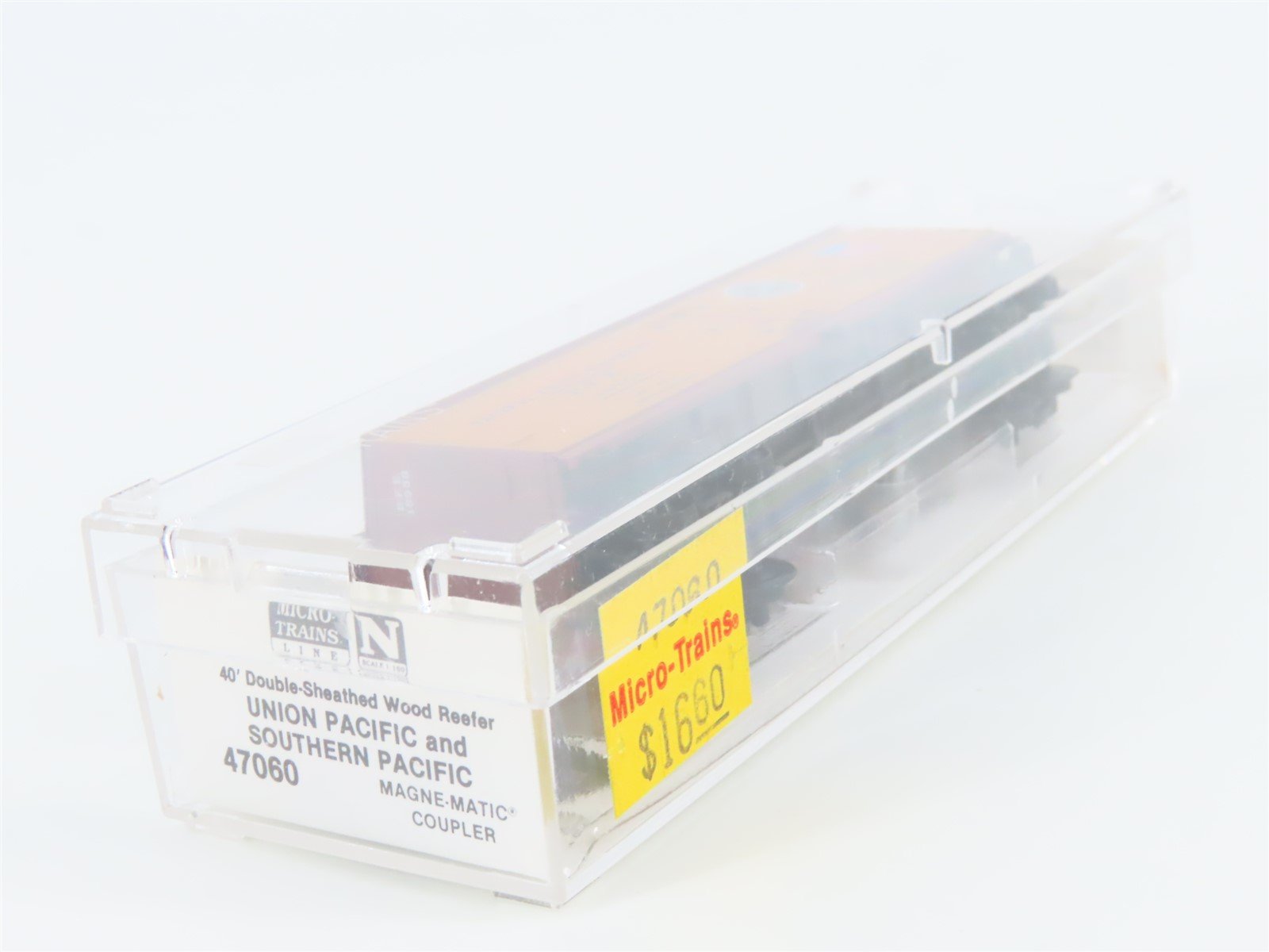 N Scale Micro-Trains MTL 47060 SP UP PFE Pacific Fruit Express 40' Reefer #18958
