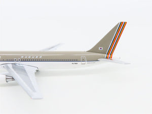 1:400 Scale Aero Classics Die-Cast Asiana Boeing B767-300 Aircraft HL7263