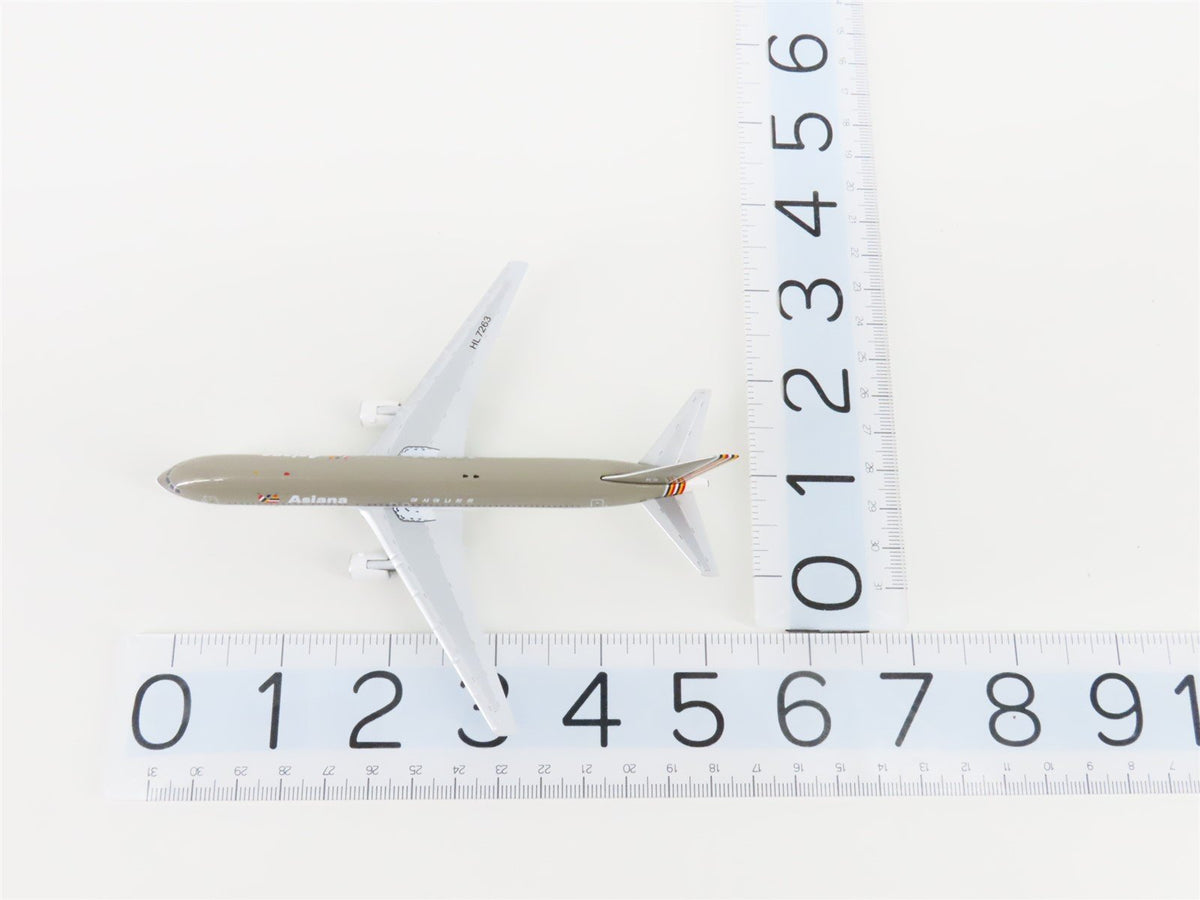 1:400 Scale Aero Classics Die-Cast Asiana Boeing B767-300 Aircraft HL7263