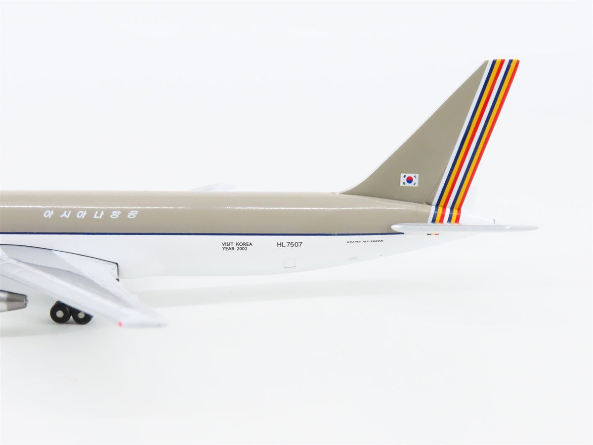 1:400 Scale Aero Classics Die-Cast Asiana Boeing B767-300 Aircraft HL7507