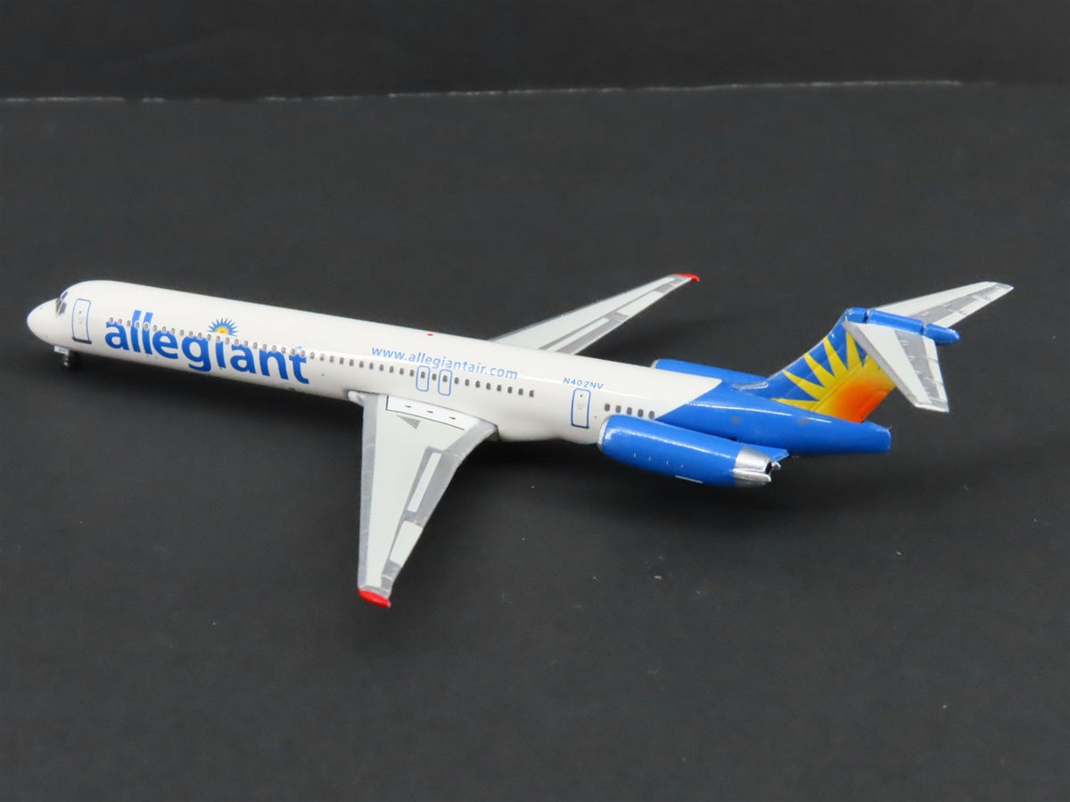 1:400 Gemini Jets GJAAY550H Die-Cast Allegiant McDonnell Douglas MD-82 Aircraft