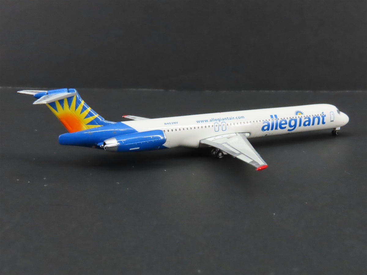 1:400 Gemini Jets GJAAY550H Die-Cast Allegiant McDonnell Douglas MD-82 Aircraft