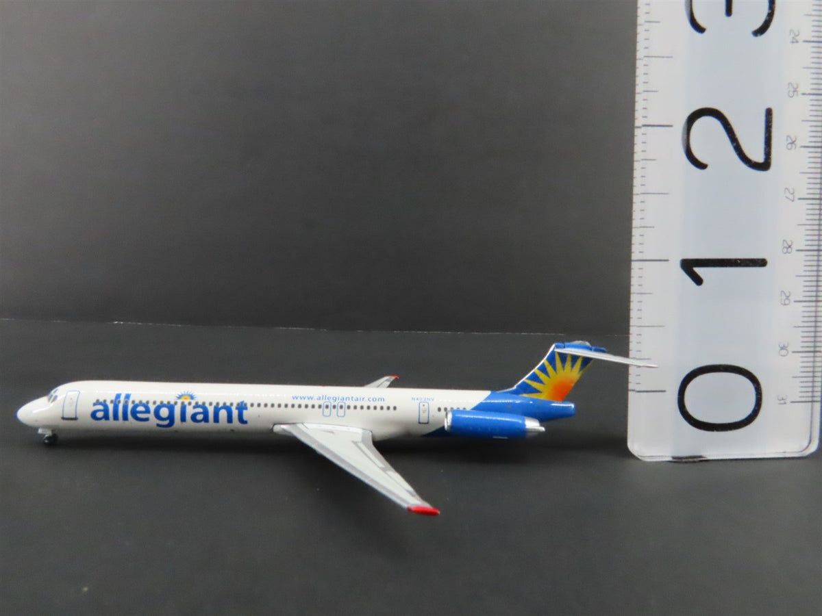 1:400 Gemini Jets GJAAY550H Die-Cast Allegiant McDonnell Douglas MD-82 Aircraft