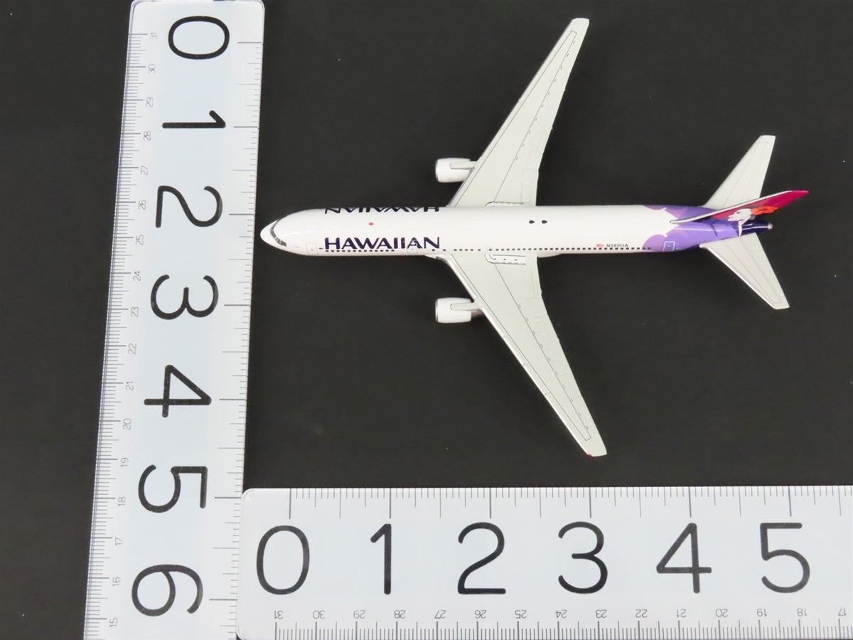 1:400 Gemini Jets GJHAL855 Die-Cast Hawaiian Boeing 767-300ER Aircraft N585HA