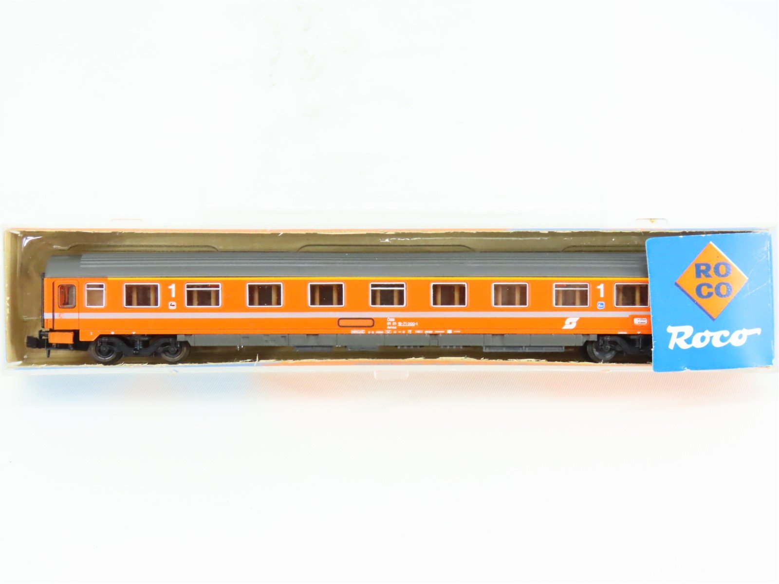 N Scale Roco 02262A OBB Austrian 1st Class Corridor Coach Passenger #000-1