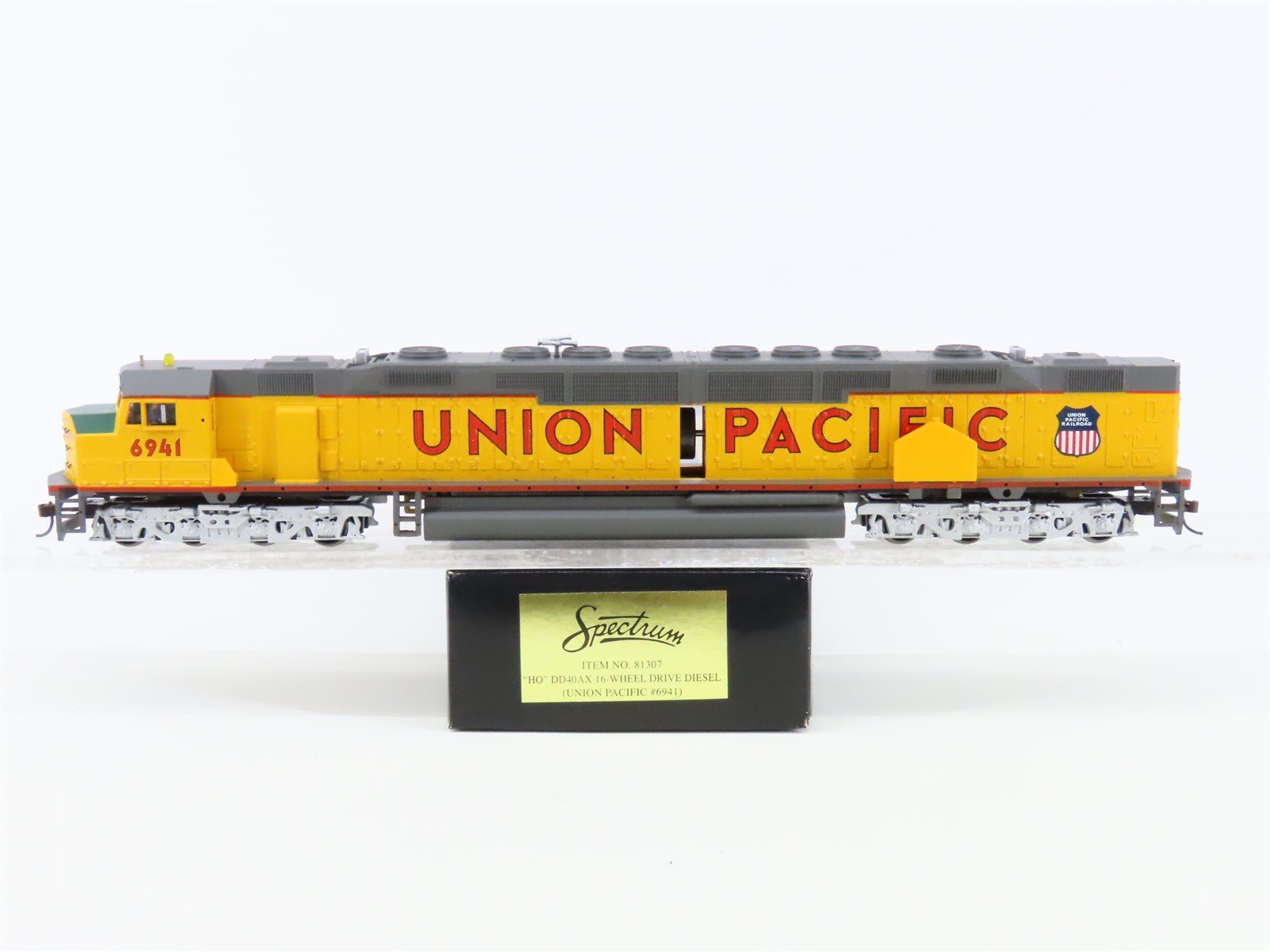 HO Scale Bachmann Spectrum 81307 UP Union Pacific EMD DD40AX Diesel #6941