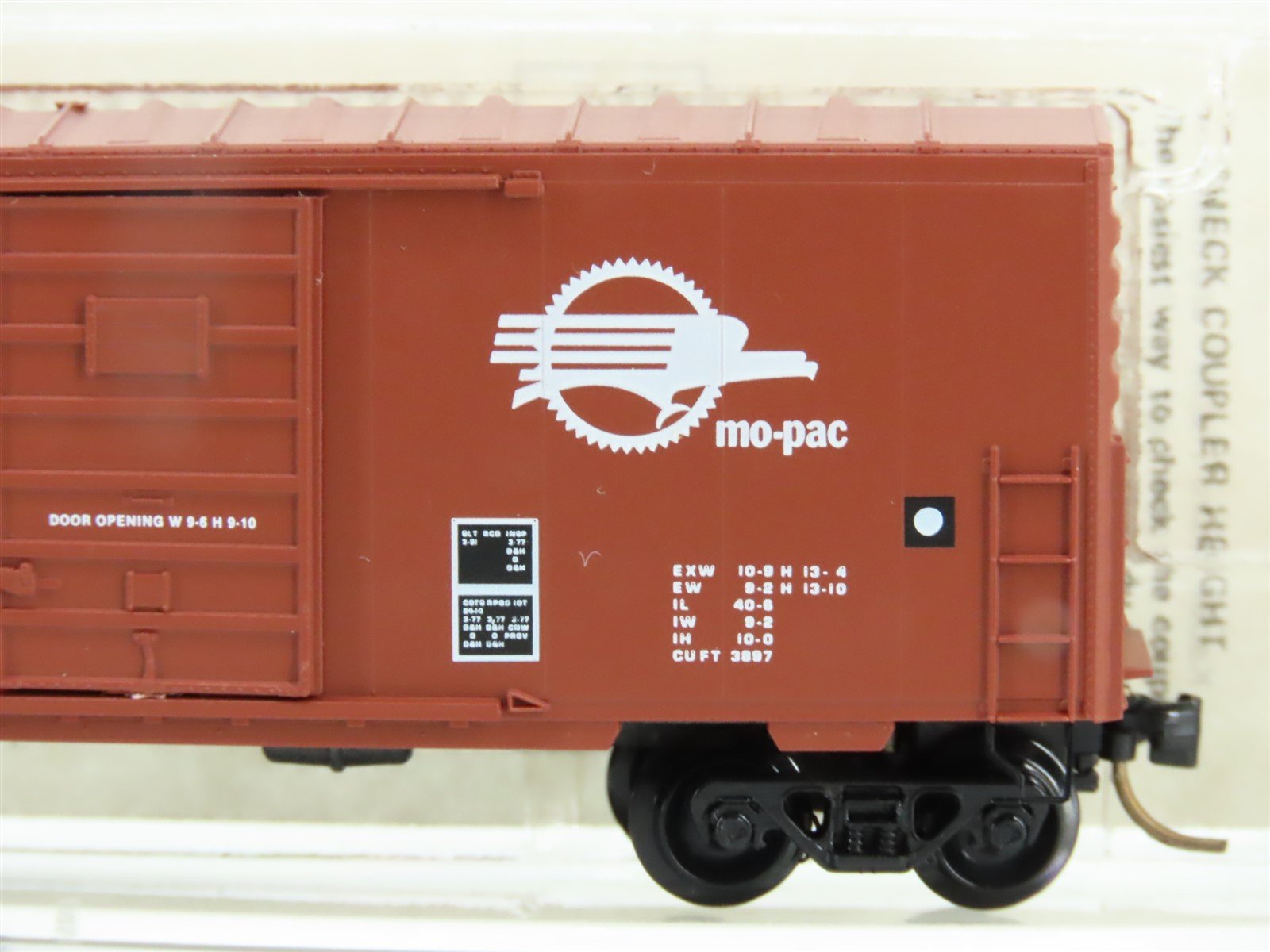 N Kadee Micro-Trains MTL 24200 MP Missouri Pacific 40' Single Door Boxcar 354209
