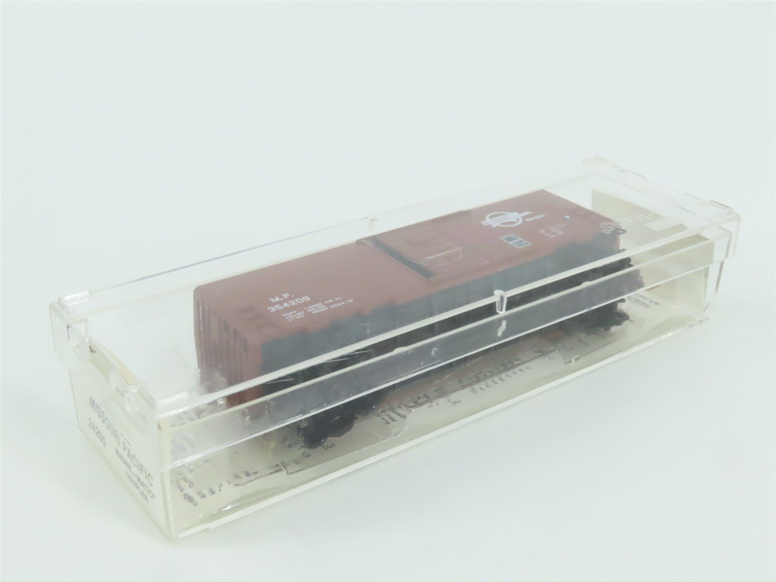 N Kadee Micro-Trains MTL 24200 MP Missouri Pacific 40' Single Door Boxcar 354209