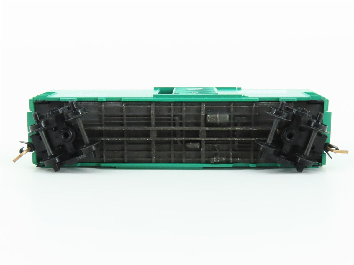 N Scale Kadee Micro-Trains MTL #24050 PC Penn Central 40&#39; Box Car #103800