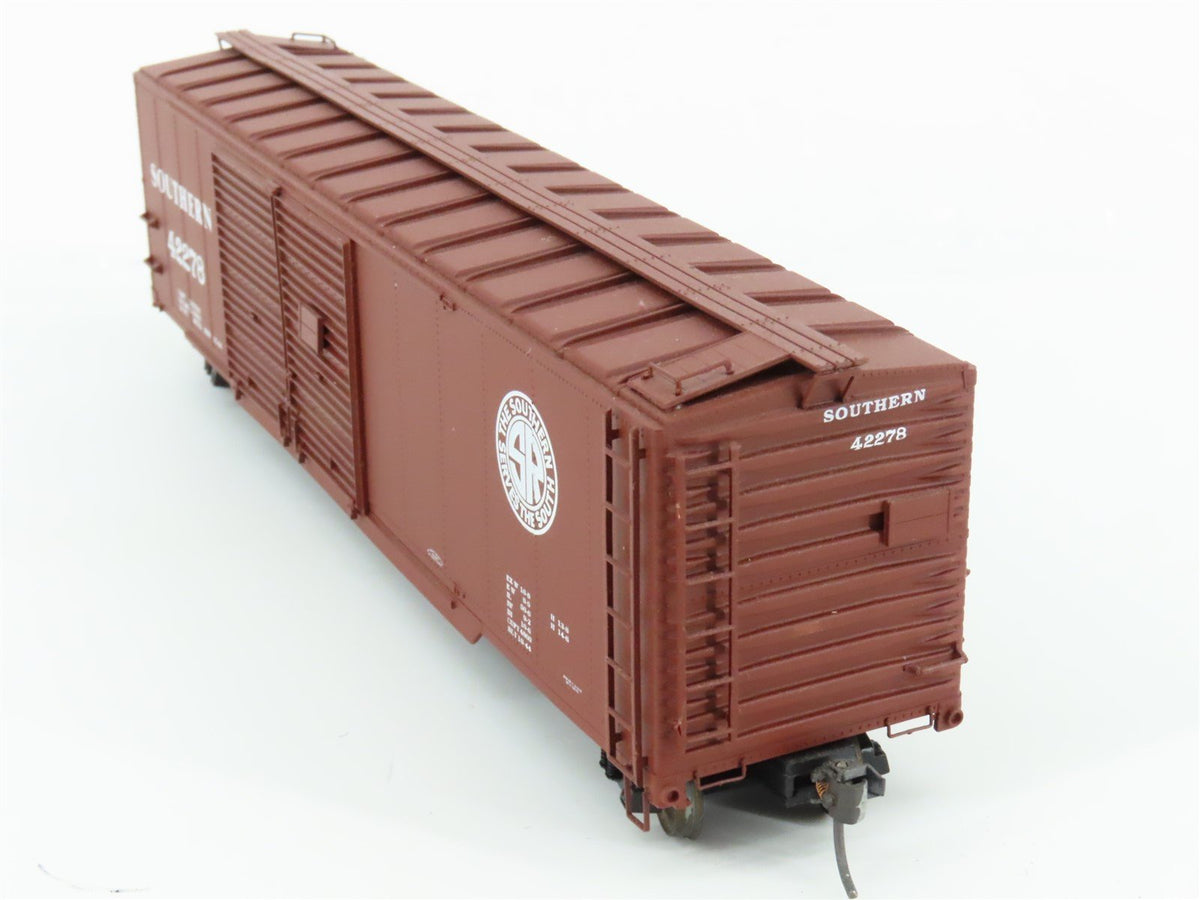 HO Life-Like Proto 2000 SOU Southern 50&#39; Auto Box Car w/ Dreadnaught Ends #42278