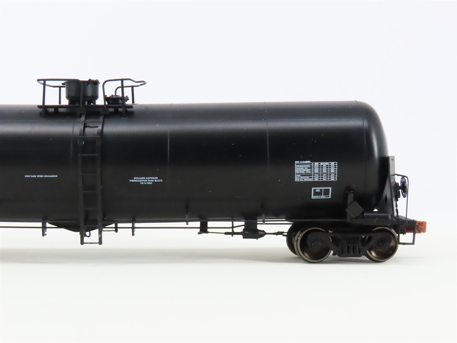 HO Scaletrains Operator SXT11532 JRTX Jefferson Crude Oil Tank Car #11272