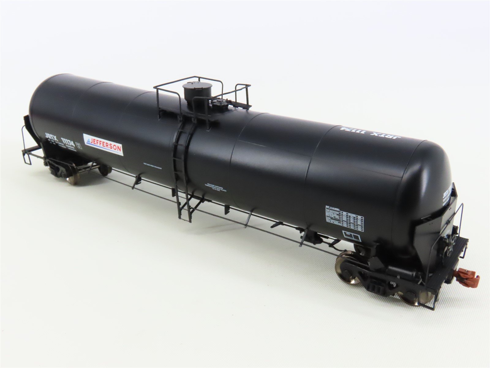HO Scaletrains Operator SXT11527 JRTX Jefferson Crude Oil Tank Car #11174