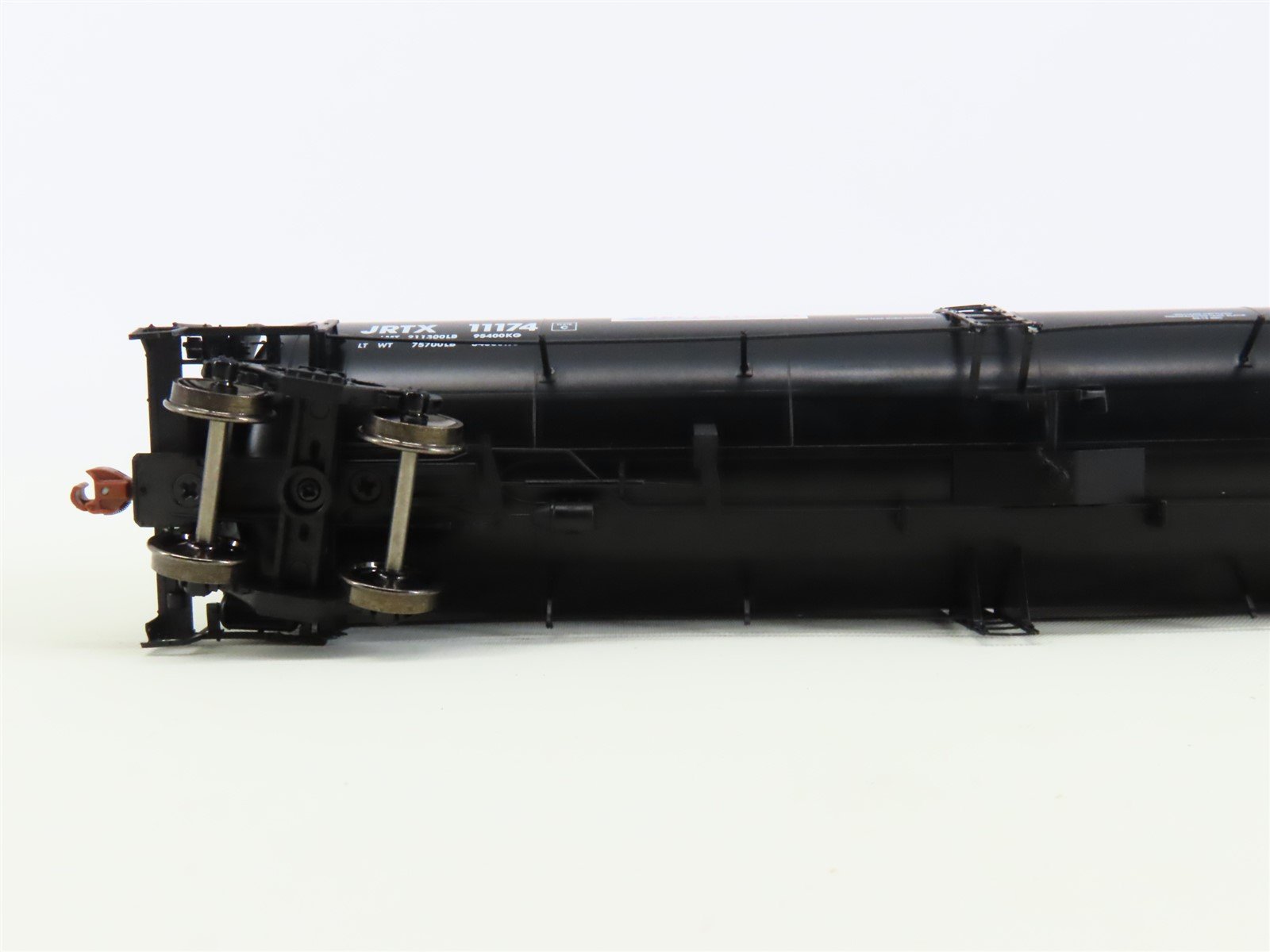 HO Scaletrains Operator SXT11527 JRTX Jefferson Crude Oil Tank Car #11174