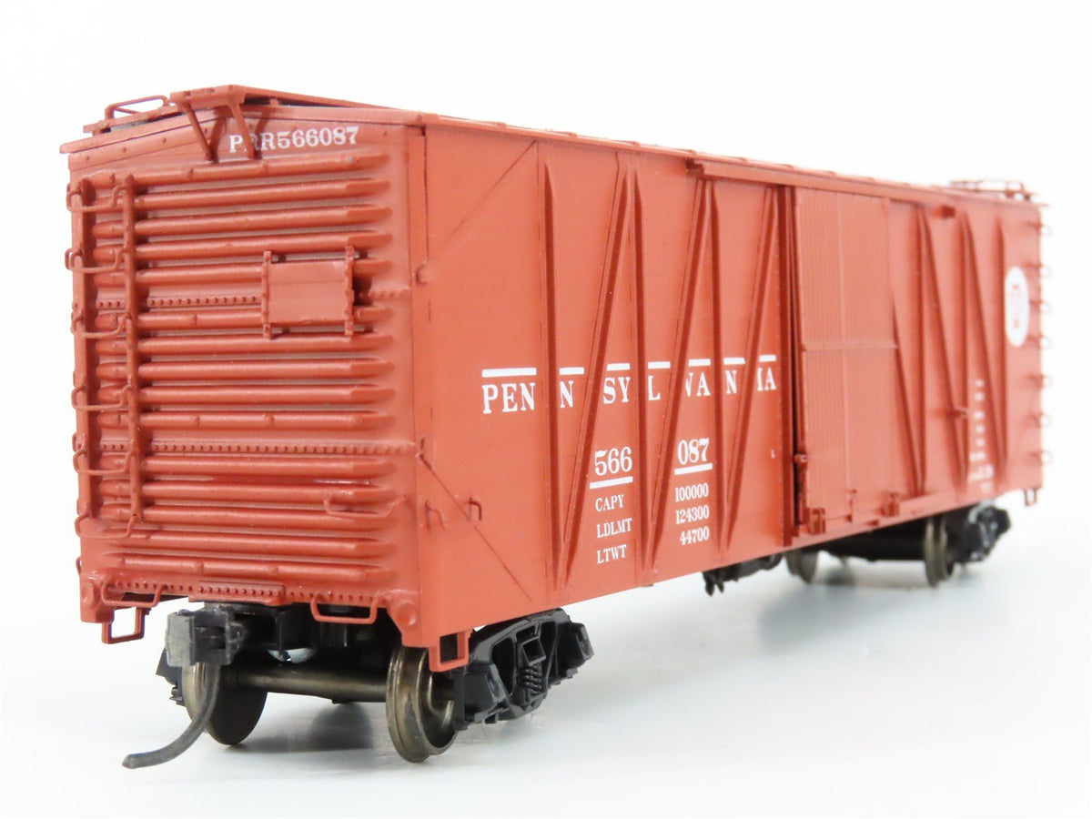HO Scale InterMountain 452601-08 PRR Pennsylvania Single-Sheathed Boxcar #566087