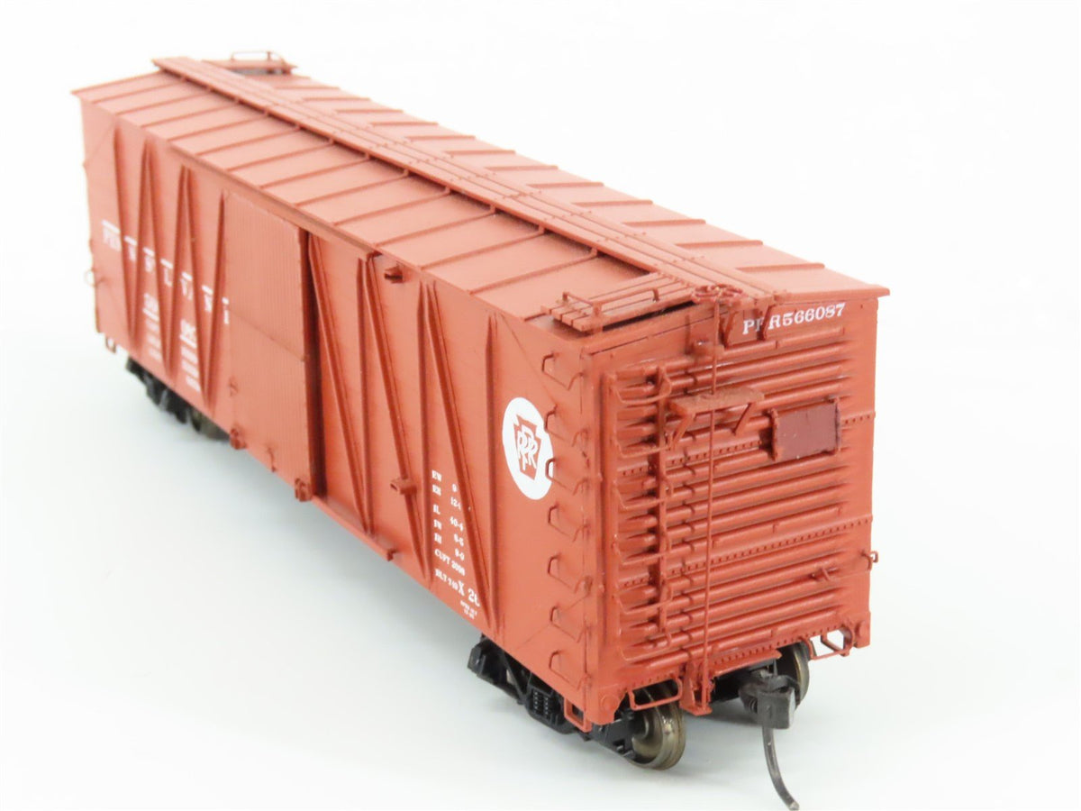 HO Scale InterMountain 452601-08 PRR Pennsylvania Single-Sheathed Boxcar #566087