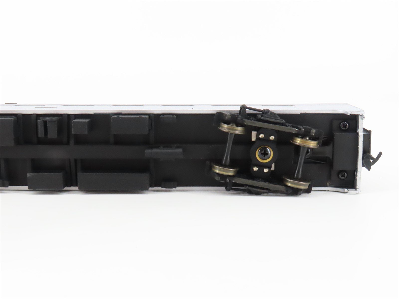 HO Scale Walthers 932-16322 NYC New York Central 85' Budd HO Scale Walthers 932-16322 NYC New York Central 85' Budd