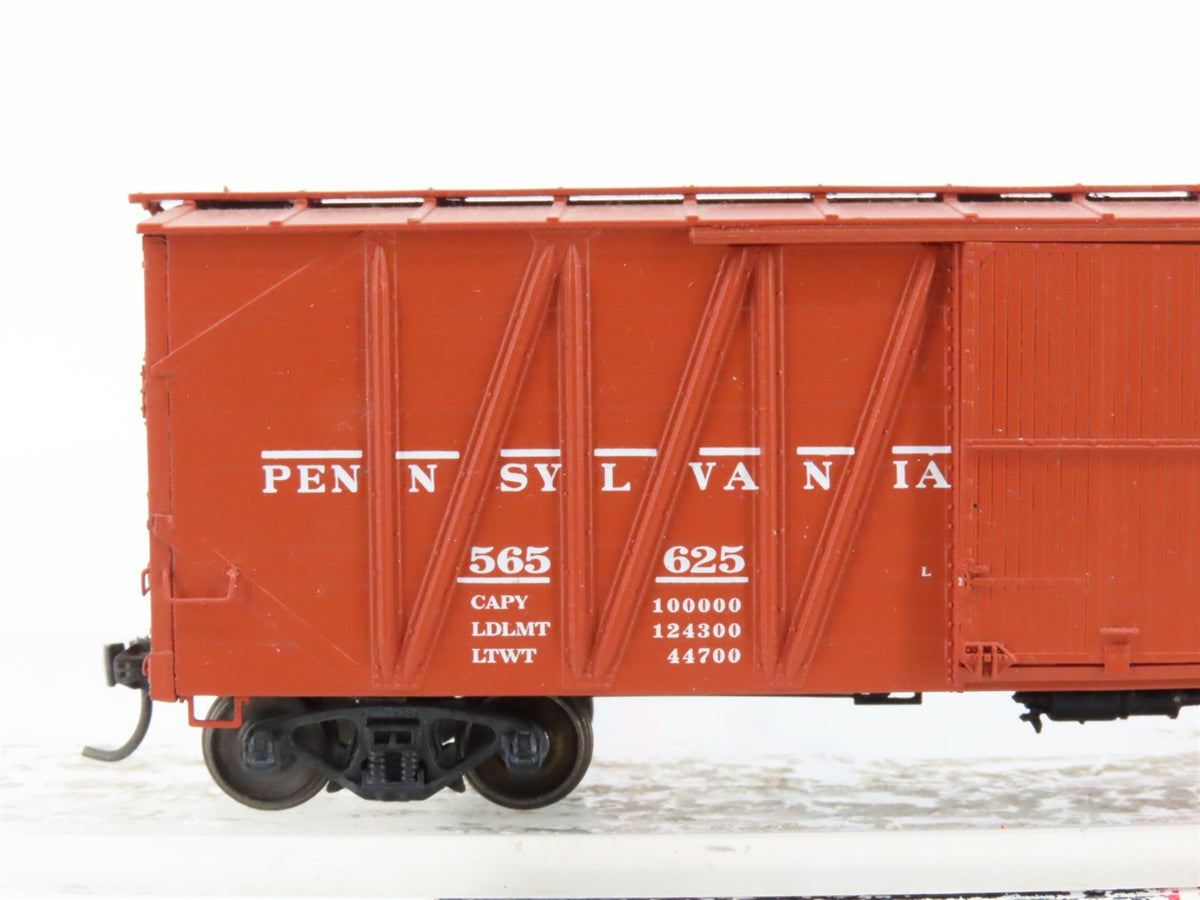 HO Scale InterMountain 452601-13 PRR Pennsylvania Single-Sheathed Boxcar #565625