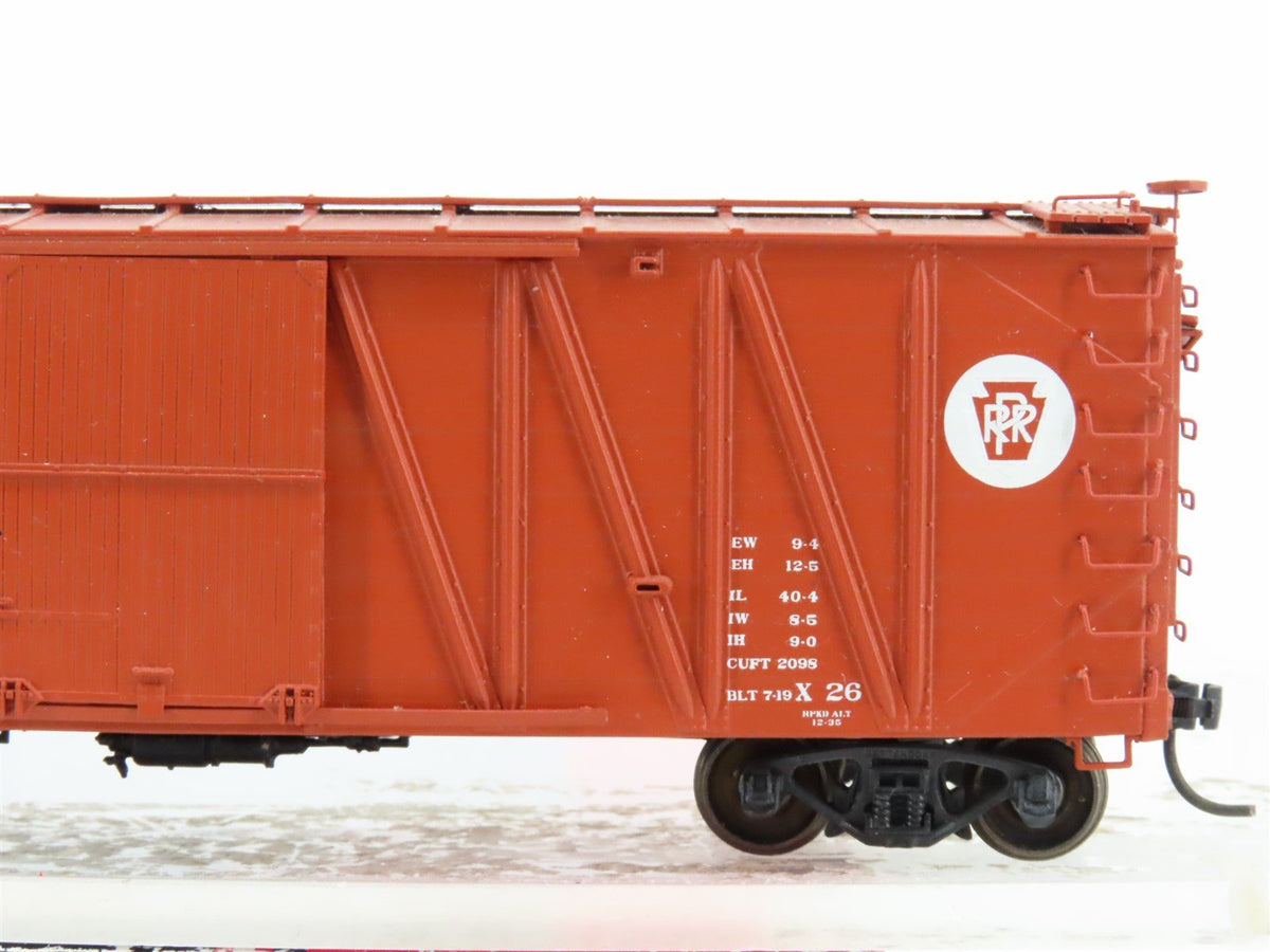 HO Scale InterMountain 452601-13 PRR Pennsylvania Single-Sheathed Boxcar #565625