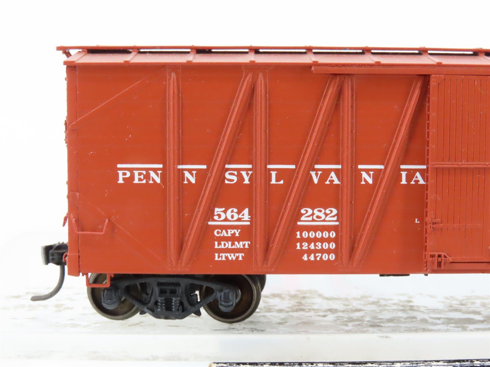 HO Scale InterMountain 452601-09 PRR Pennsylvania Single-Sheathed Boxcar #564282
