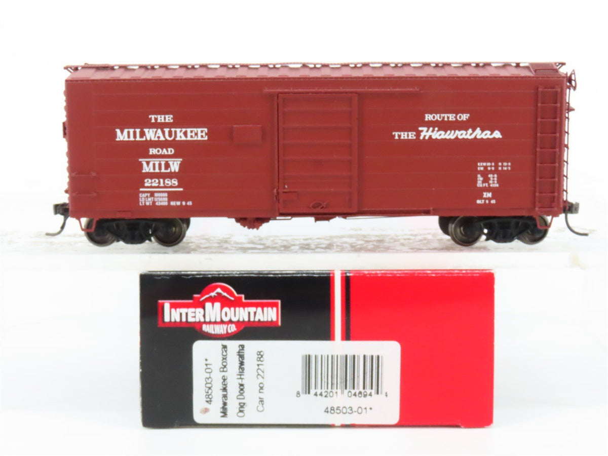 HO Scale InterMountain 48503-01 MILW &quot;Hiawathas&quot; Single Door Box Car #22188