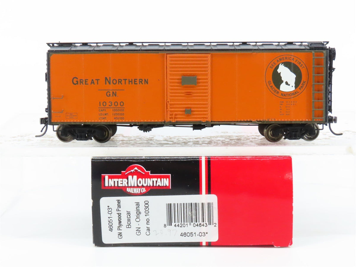 HO Scale InterMountain 46051-03 GN Great Northern Plywood Panel Box Car #10300
