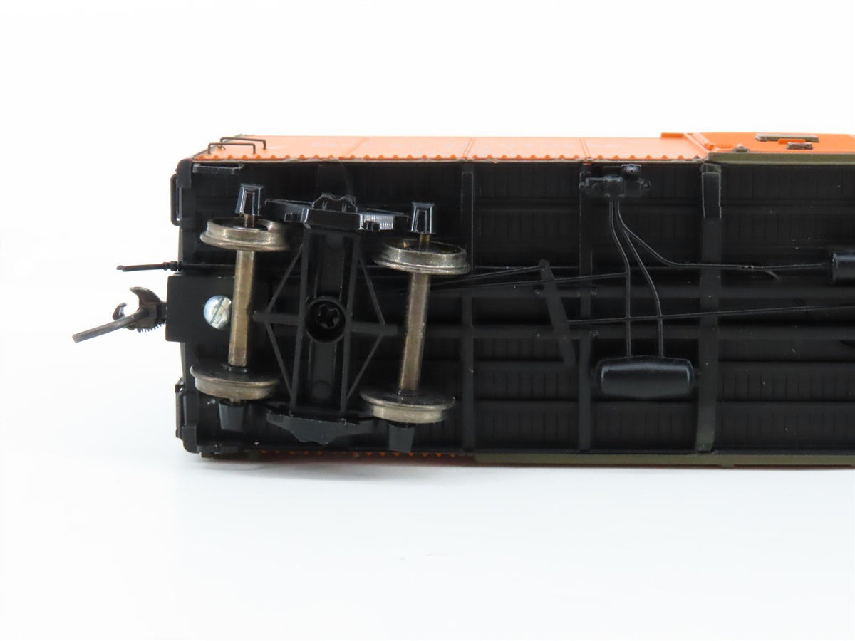 HO Scale InterMountain 46051-03 GN Great Northern Plywood Panel Box Car #10300