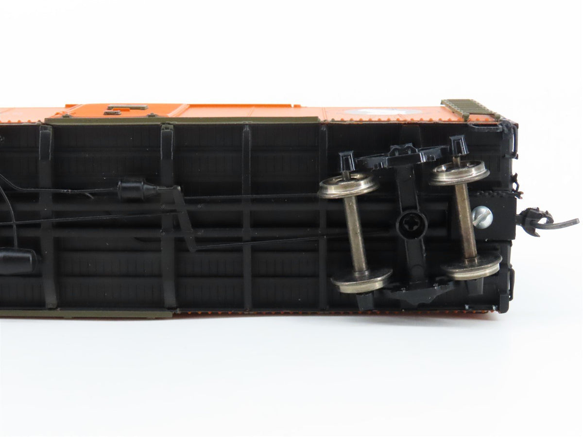 HO Scale InterMountain 46051-03 GN Great Northern Plywood Panel Box Car #10300
