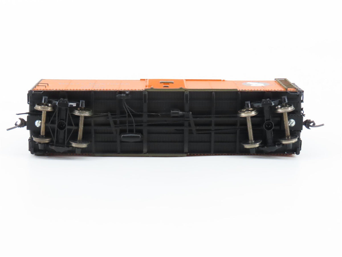 HO Scale InterMountain 46051-03 GN Great Northern Plywood Panel Box Car #10300