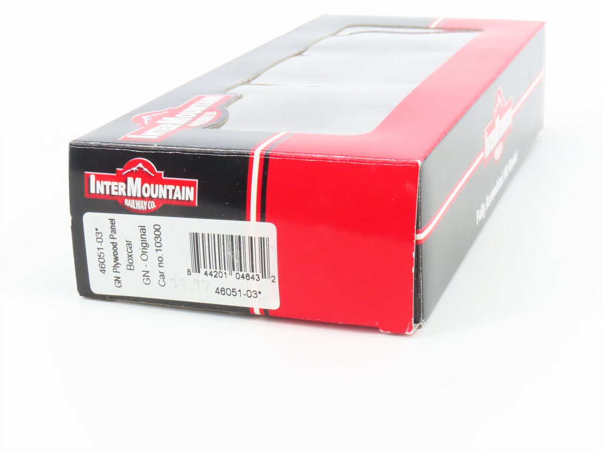 HO Scale InterMountain 46051-03 GN Great Northern Plywood Panel Box Car #10300