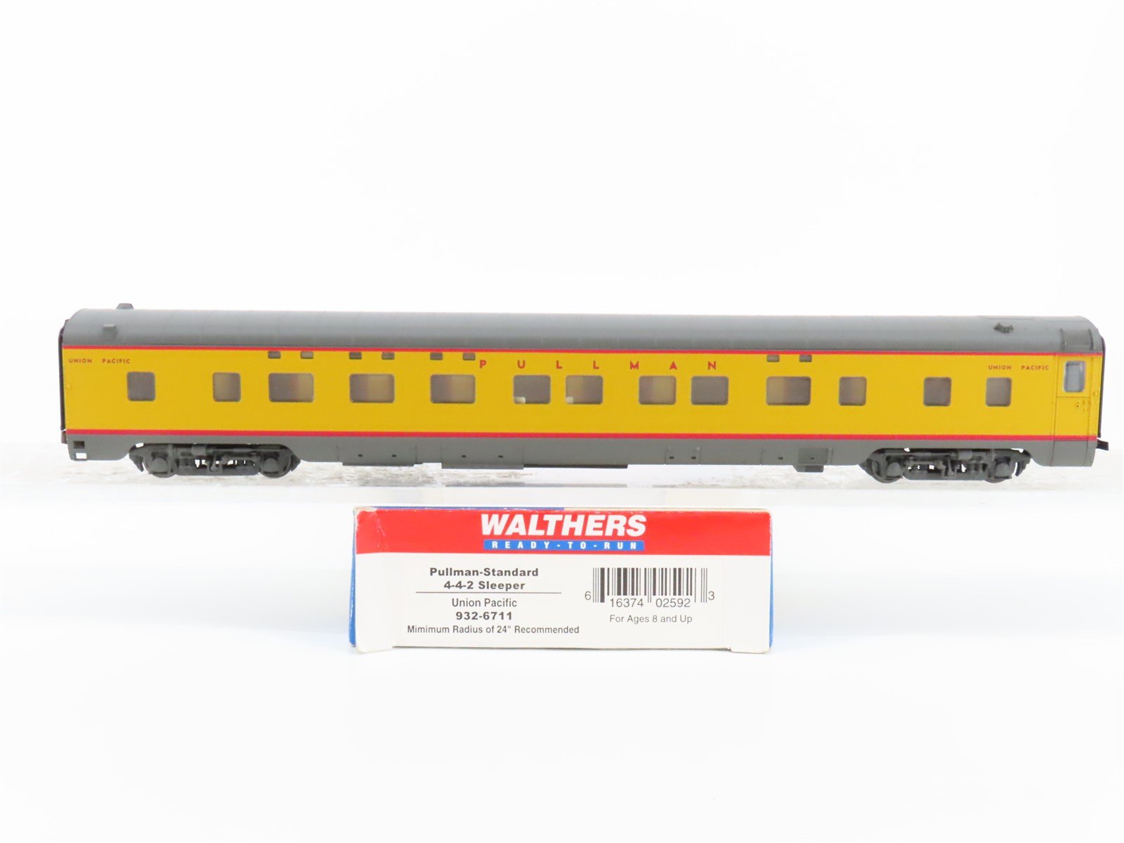 HO Scale Walthers 932-6711 UP Union Pacific Railroad Pullman Sleeper Passenger