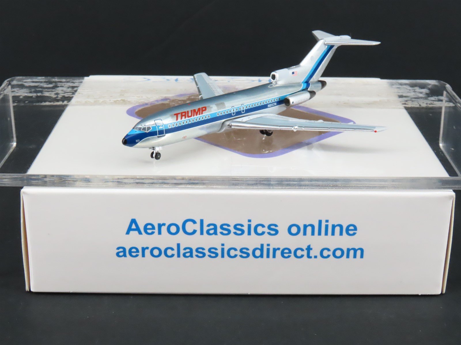 1:400 AeroClassics AC411051 Die-Cast Trump Boeing 727-200 Airliner N8117N