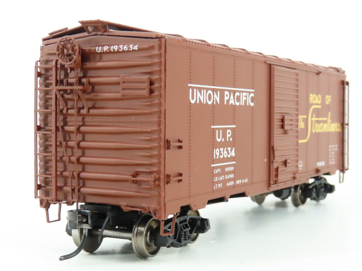 HO Scale InterMountain 45815-17 UP Union Pacific Streamliners 40&#39; Boxcar #193634