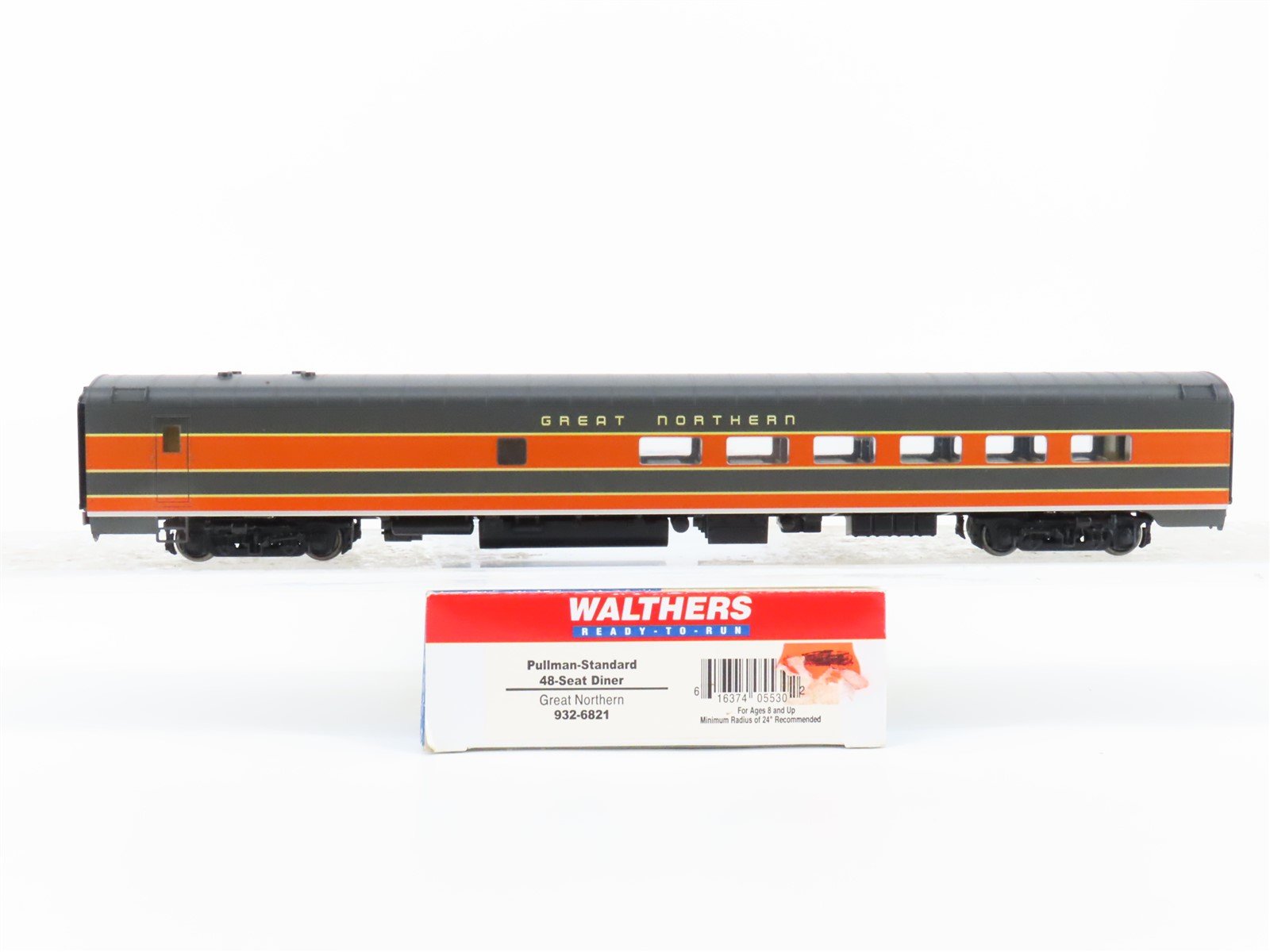 HO Scale Walthers 932-6821 GN Great Northern Empire Builder Diner Passenger