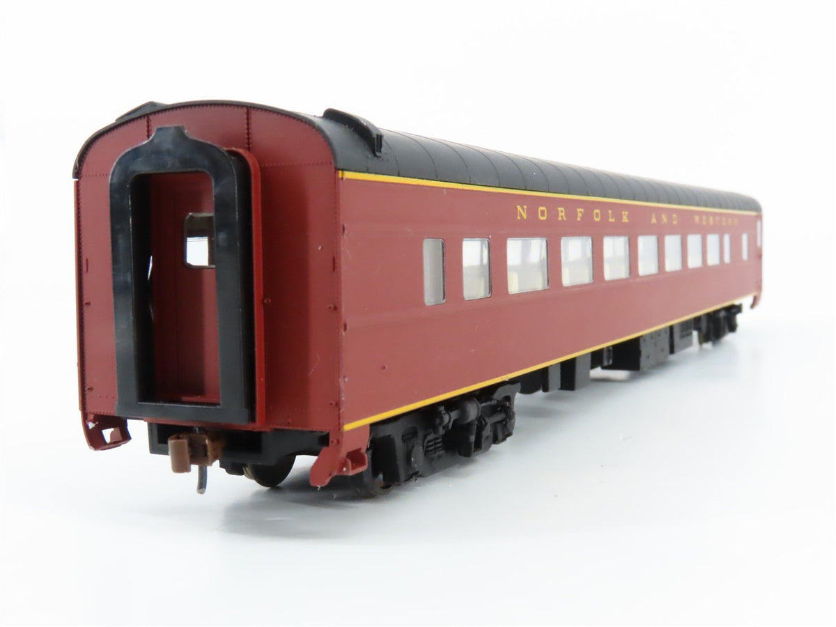 HO Scale Walthers 932-16784 N&amp;W Norfolk &amp; Western Pullman Coach Passenger