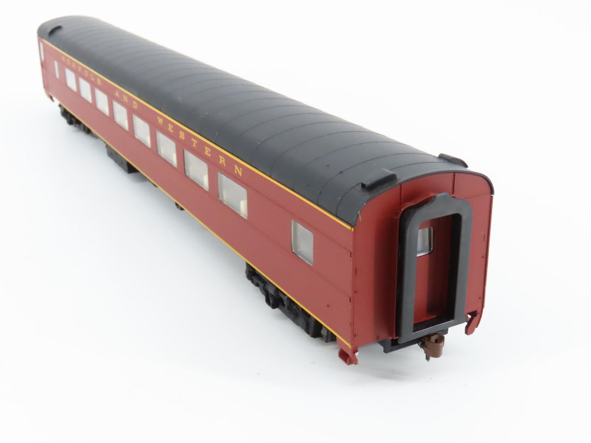 HO Scale Walthers 932-16784 N&amp;W Norfolk &amp; Western Pullman Coach Passenger