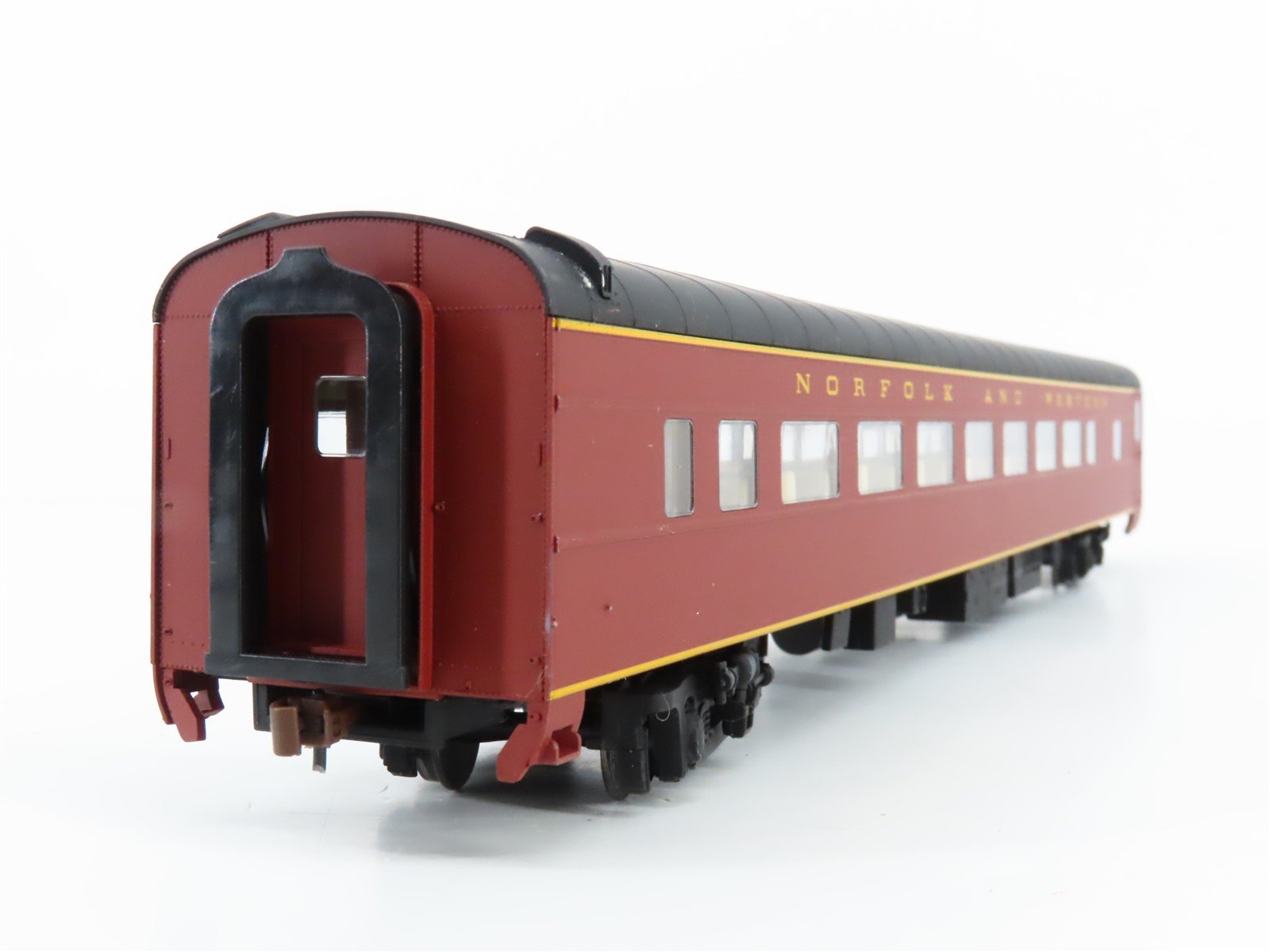 HO Scale Walthers 932-16784 N&W Norfolk & Western Pullman Coach Passenger