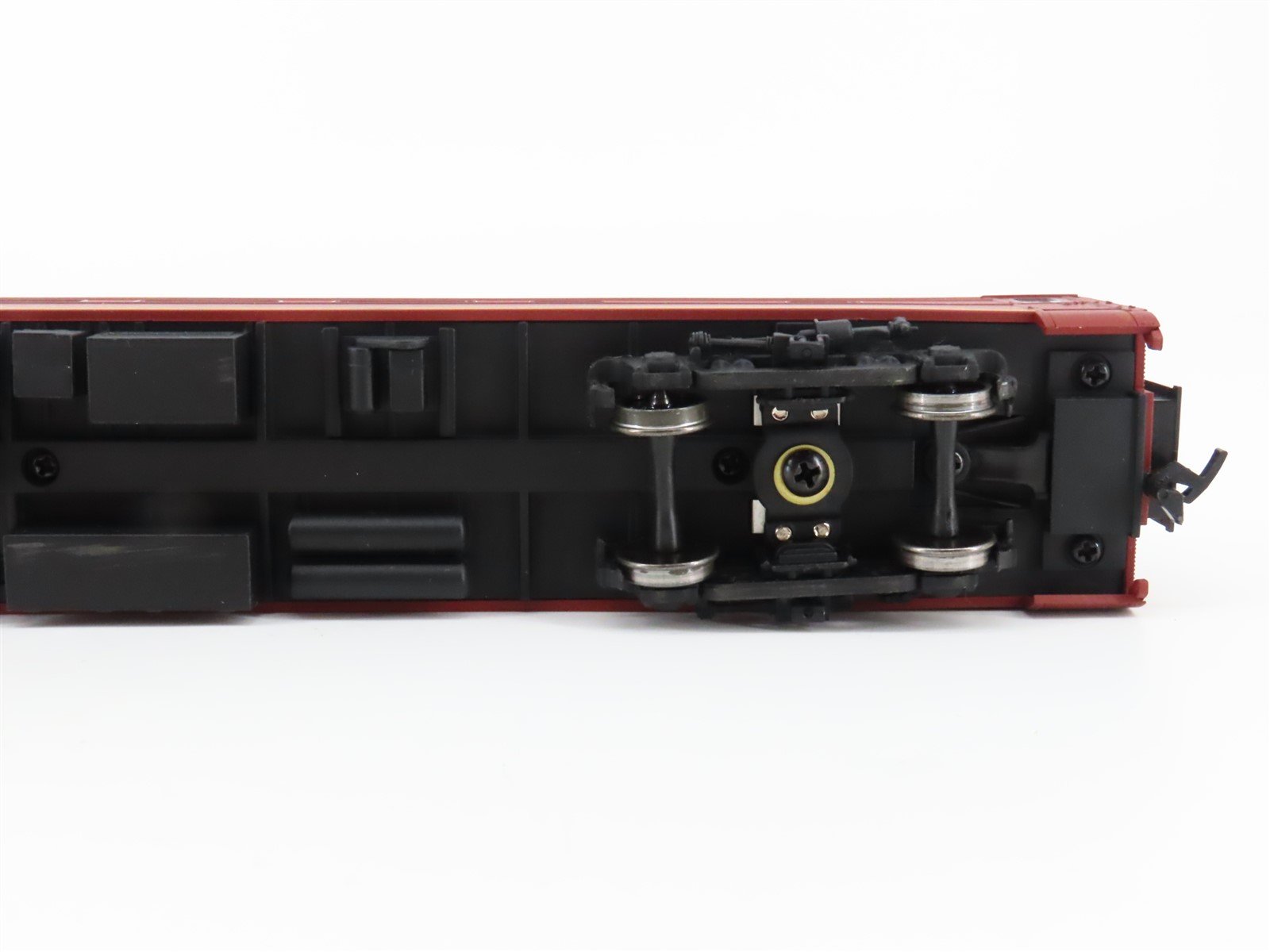 HO Scale Walthers 932-16784 N&W Norfolk & Western Pullman Coach Passenger