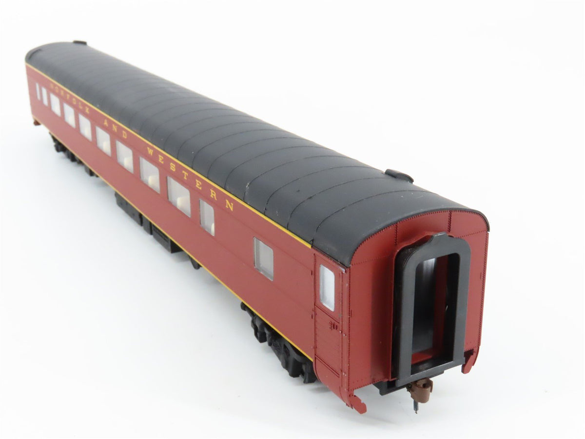 HO Scale Walthers 932-16784 N&amp;W Norfolk &amp; Western Pullman Coach Passenger